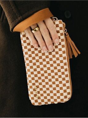 Wristlet Wallet Clutch in Checkerboard Zip White and Tan